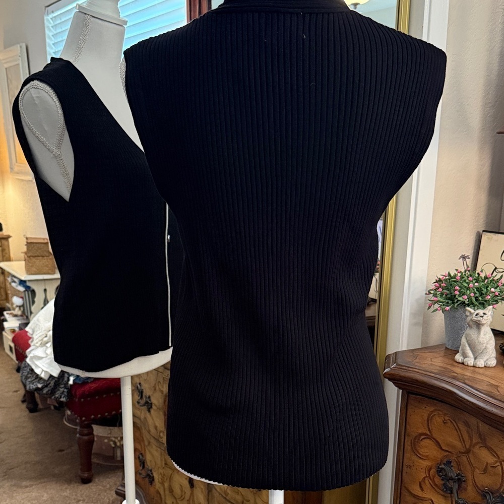 H&M Black Sleeveless Cardigan with White Piping Button Front NWT - Picture 4 of 10